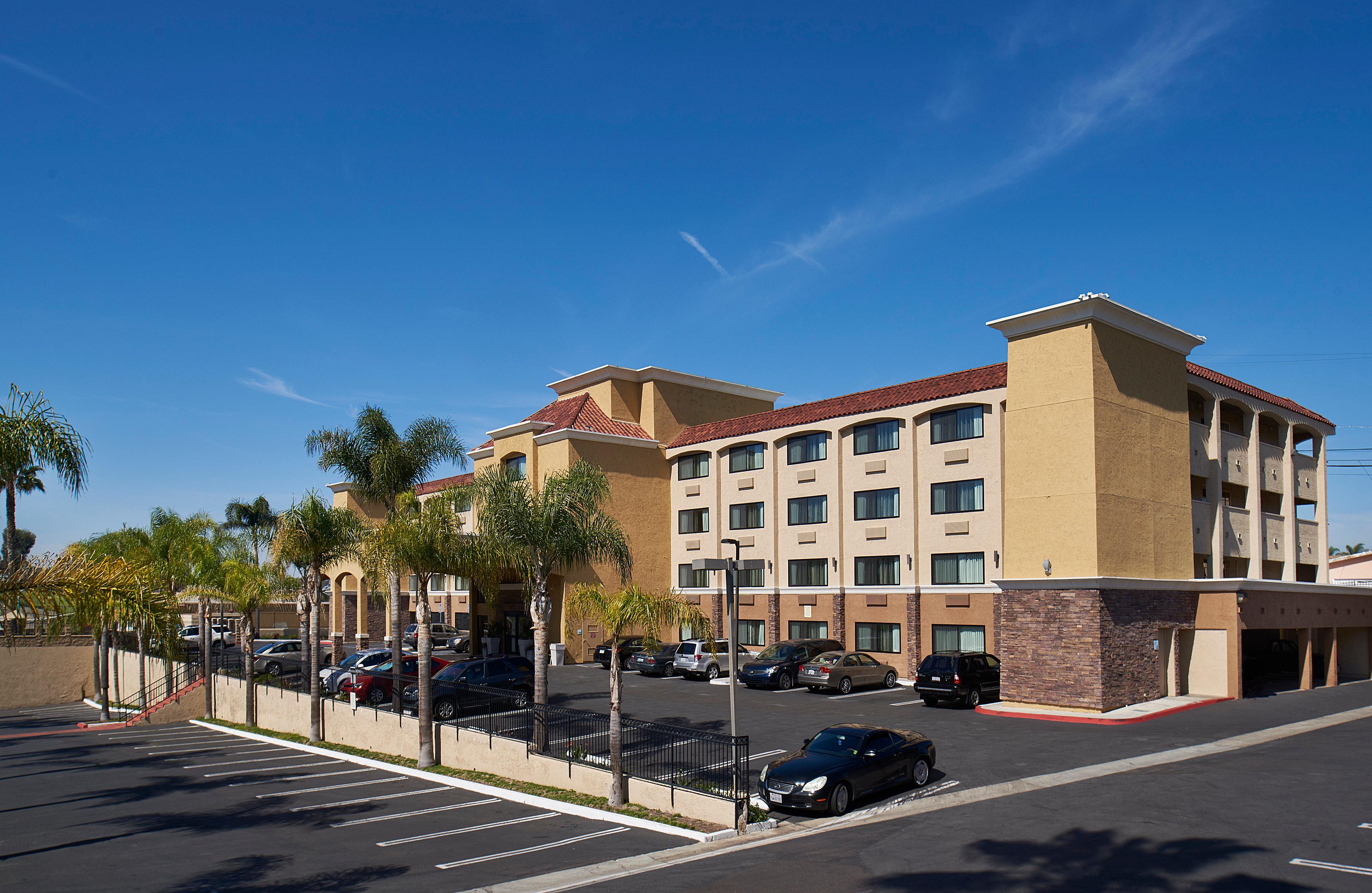 Holiday Inn Express San Diego South - National City By Ihg Exterior photo