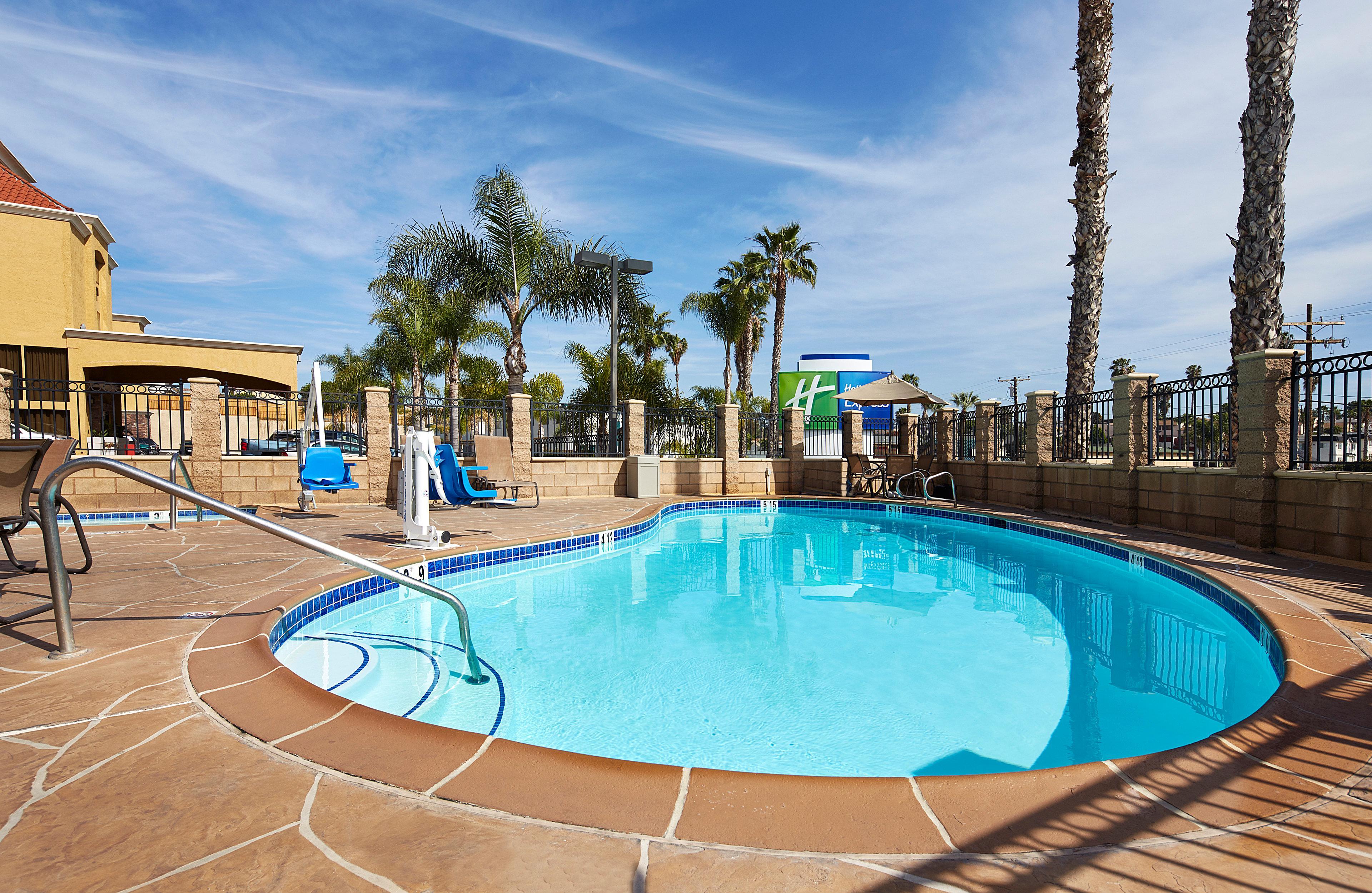 Holiday Inn Express San Diego South - National City By Ihg Exterior photo