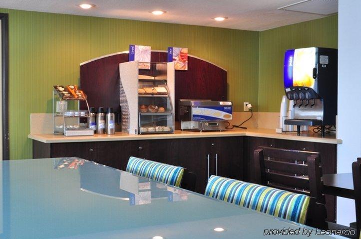 Holiday Inn Express San Diego South - National City By Ihg Restaurant photo