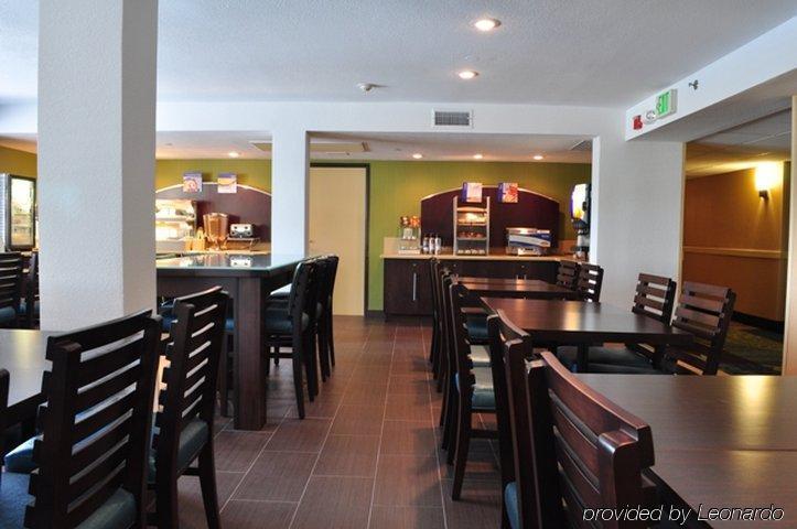 Holiday Inn Express San Diego South - National City By Ihg Restaurant photo