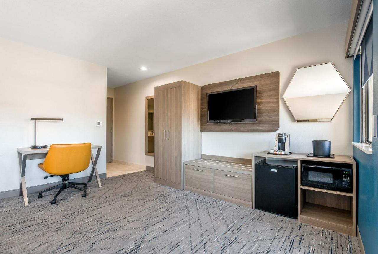 Holiday Inn Express San Diego South - National City By Ihg Exterior photo