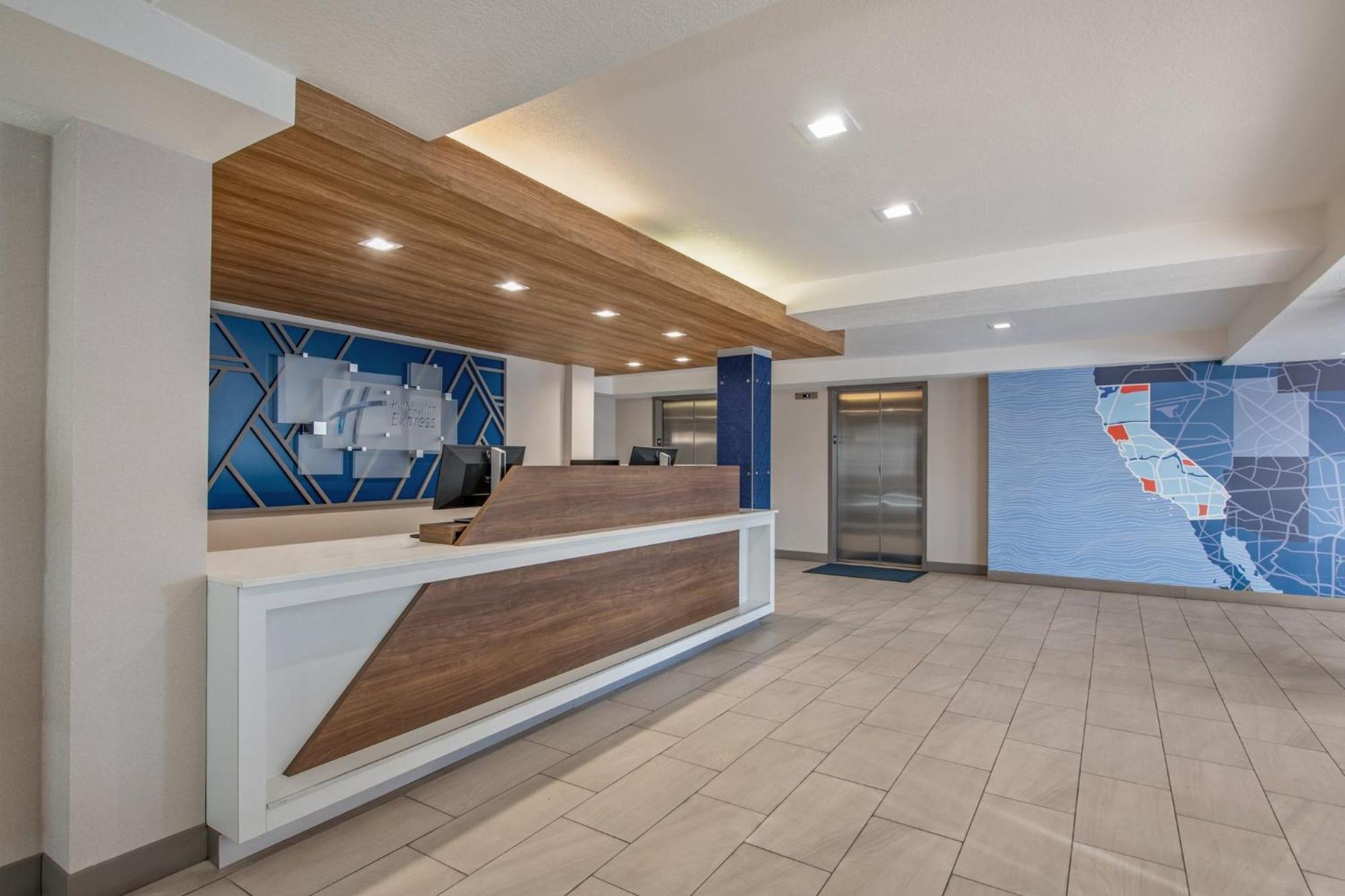 Holiday Inn Express San Diego South - National City By Ihg Exterior photo