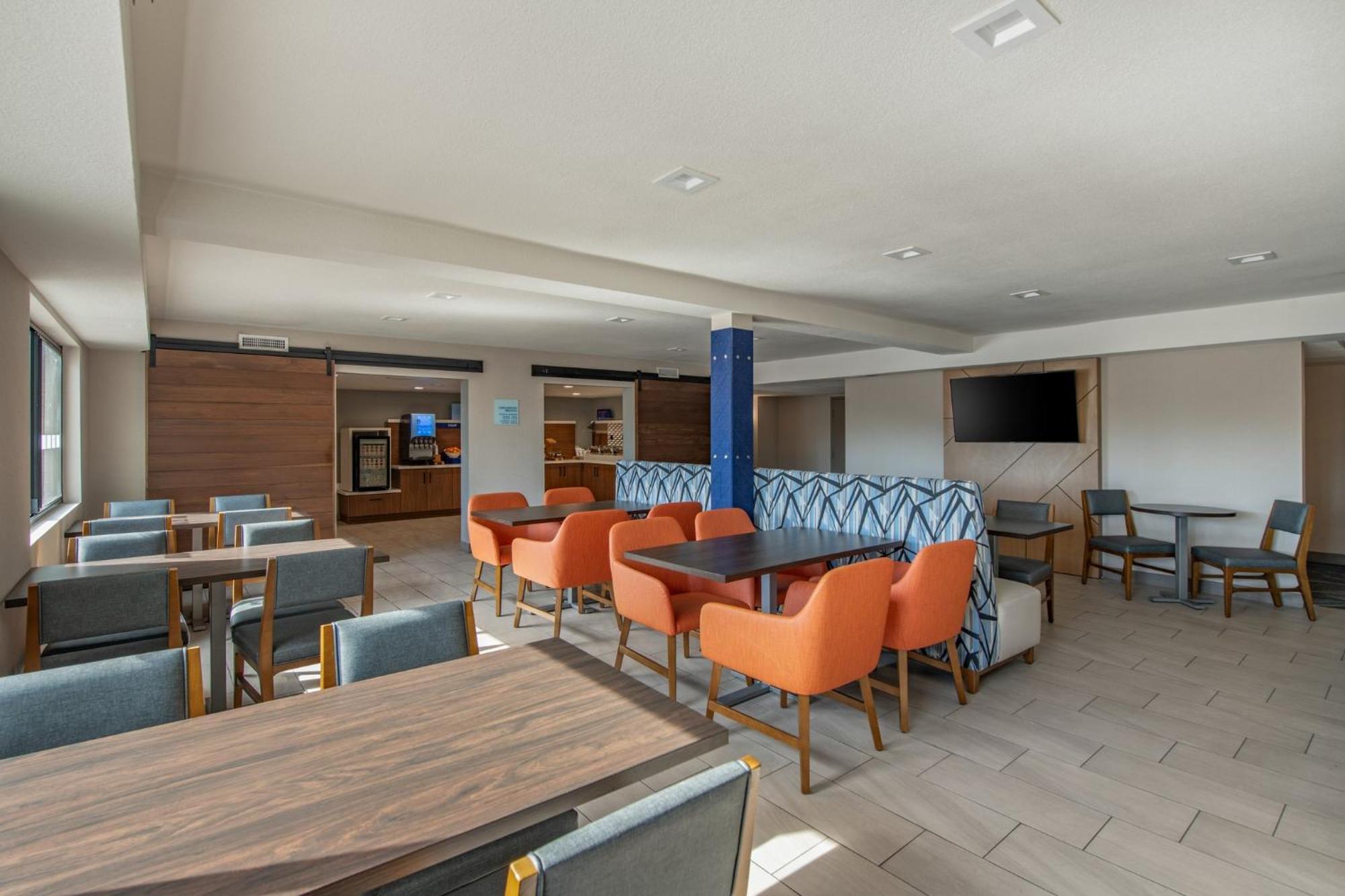 Holiday Inn Express San Diego South - National City By Ihg Exterior photo