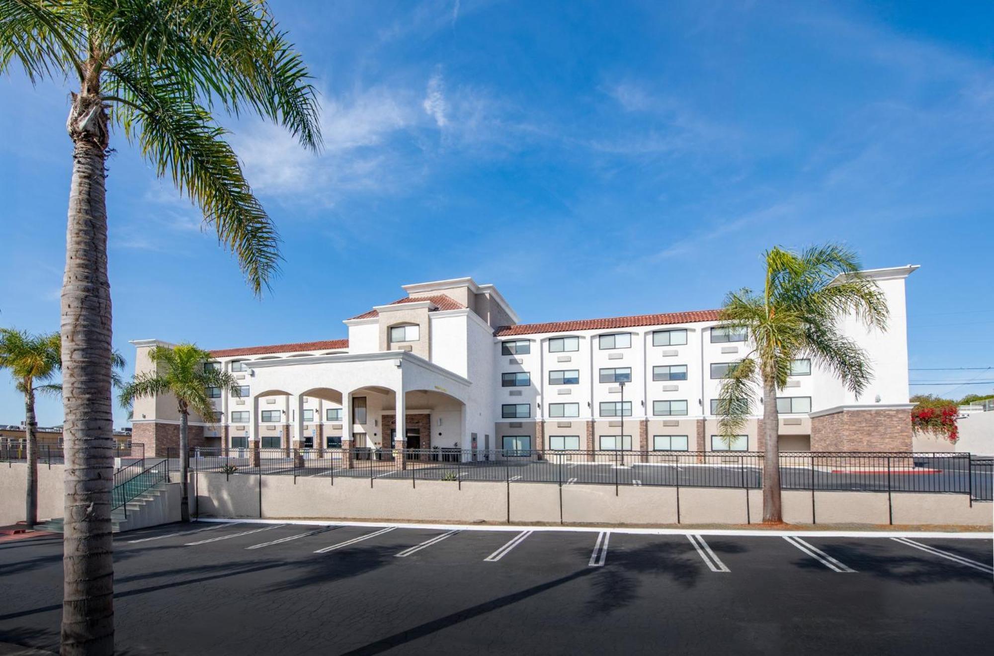 Holiday Inn Express San Diego South - National City By Ihg Exterior photo