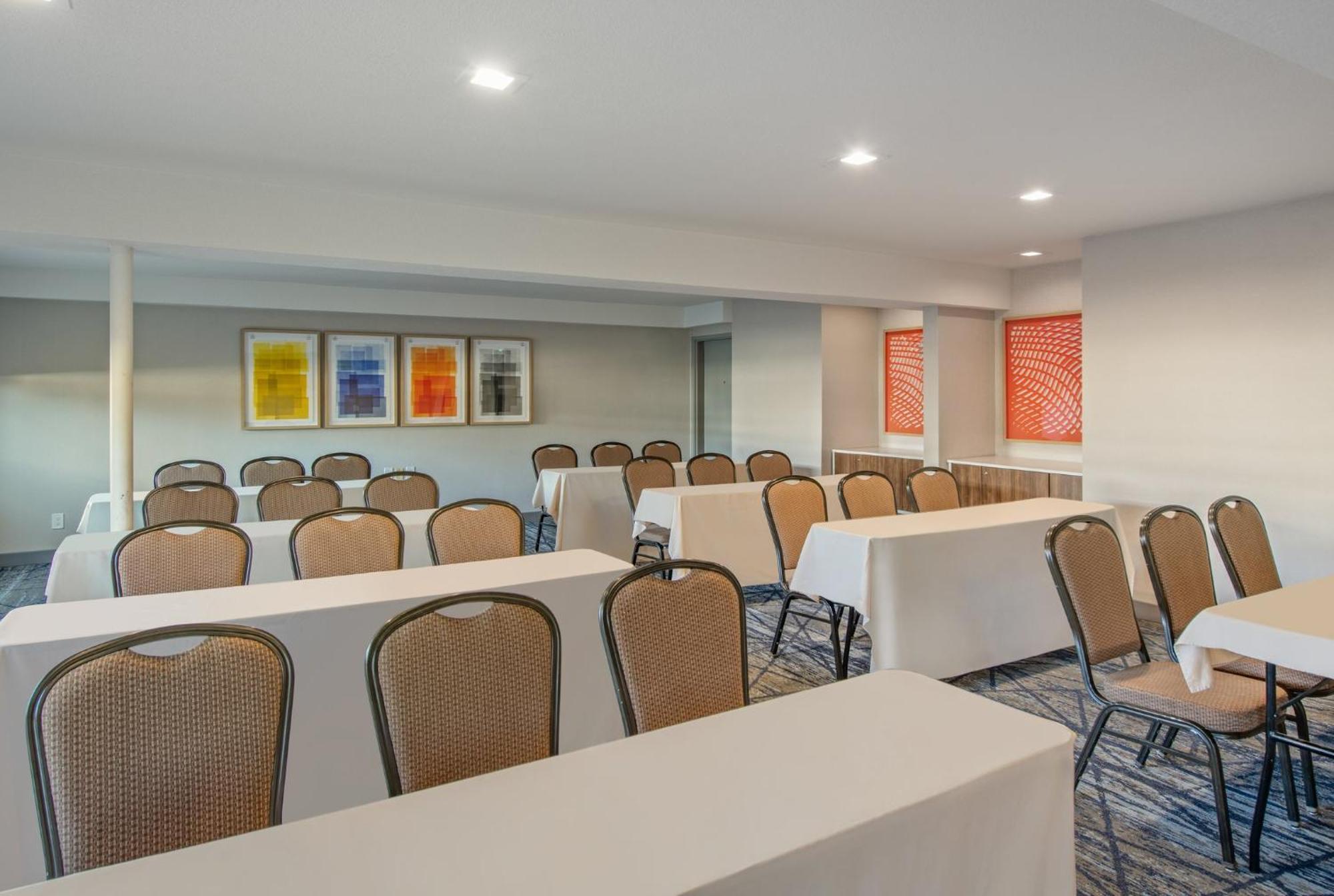 Holiday Inn Express San Diego South - National City By Ihg Exterior photo
