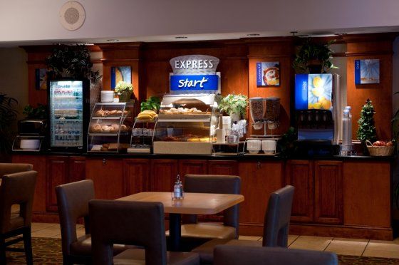 Holiday Inn Express San Diego South - National City By Ihg Restaurant photo