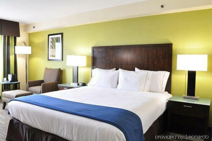 Holiday Inn Express San Diego South - National City By Ihg Exterior photo